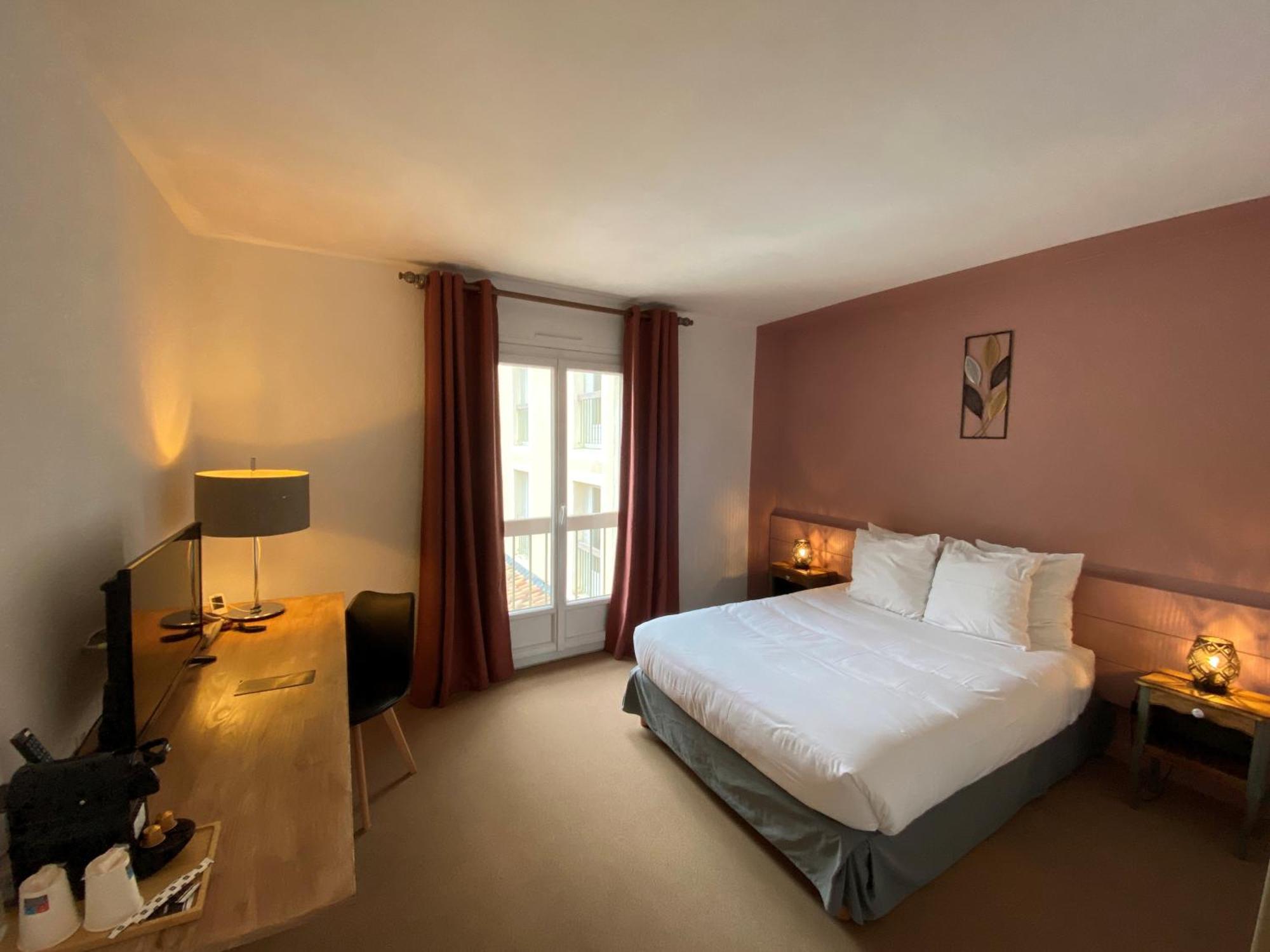 Logis Hotel Medieval, Montelimar Nord Rochemaure Exterior photo